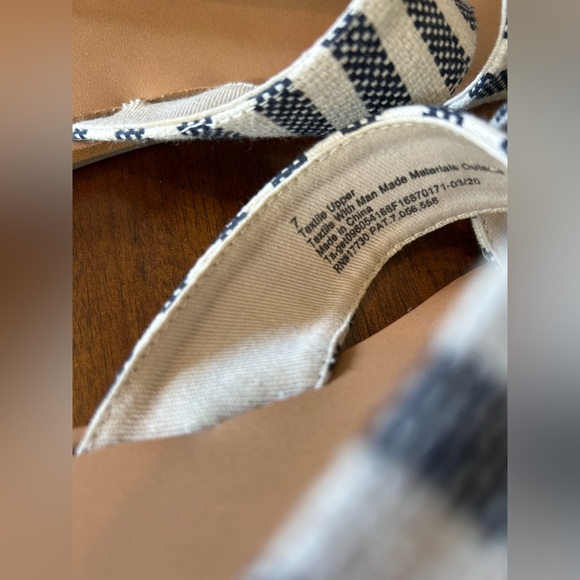 Universal Thread Bow Slides - Picture 5 of 7